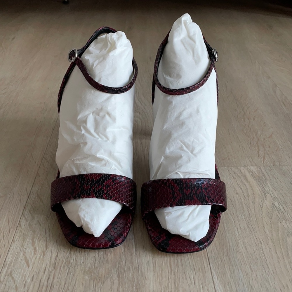 Via Spiga sandals